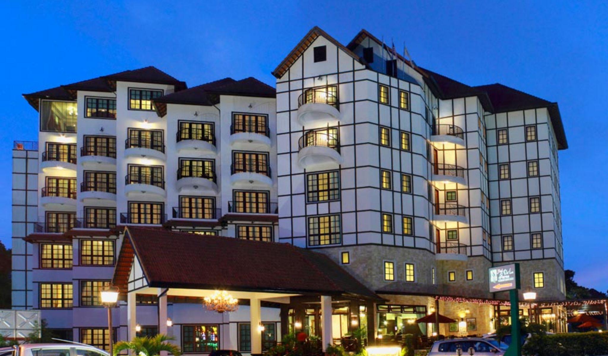 De' La Ferns, Hotel